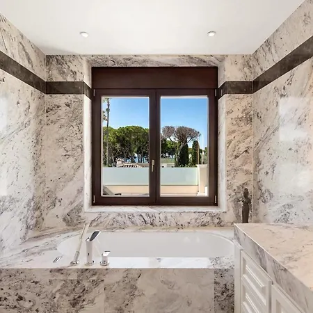 Z Close To P Romano Villa Marbella